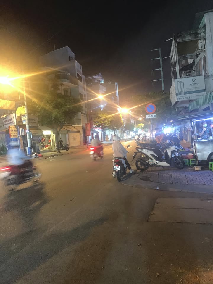 Mặt tiền kinh doanh quận 11 88m² giá 10.9 tỷ - Lô góc hiếm có, sẵn sàng đầu tư!