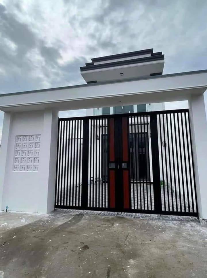 Nhà mới xây hẻm 135 Châu Văn Bảy, Tân An 140m² giá 2.55 tỷ - Ô tô vào tận nhà!