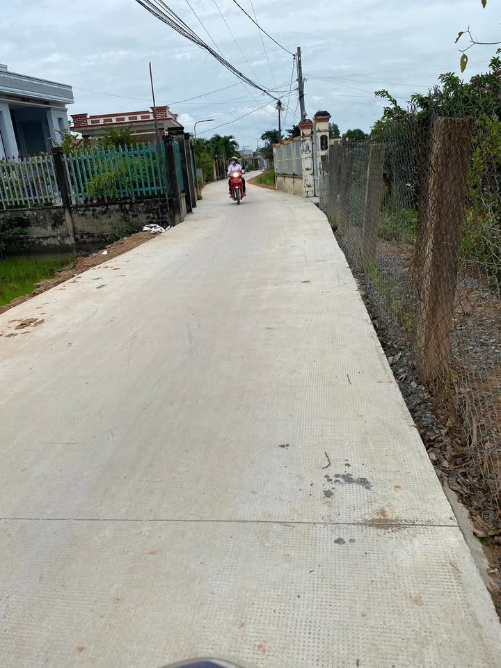 Đất thổ cư 300m² tại ấp 1, xã Phước Đông, Cần Đước - Giá chỉ 860 triệu!