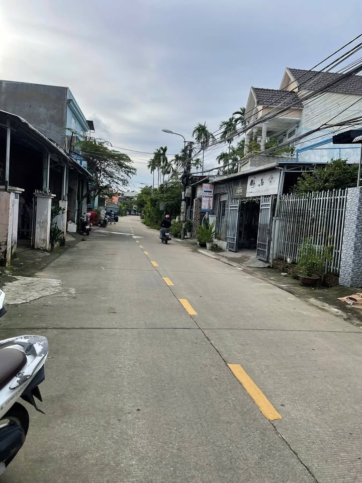 Nhà cấp 4 cho thuê hẻm Nguyễn Văn Linh, Quảng Ngãi - Giá chỉ 2.5 triệu/tháng!