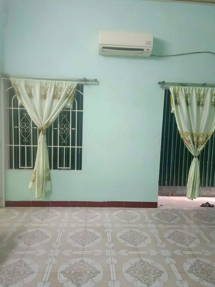 Nhà nguyên căn cho thuê tại 195 Trần Hưng Đạo, Quảng Ngãi - An ninh tốt, thoáng mát