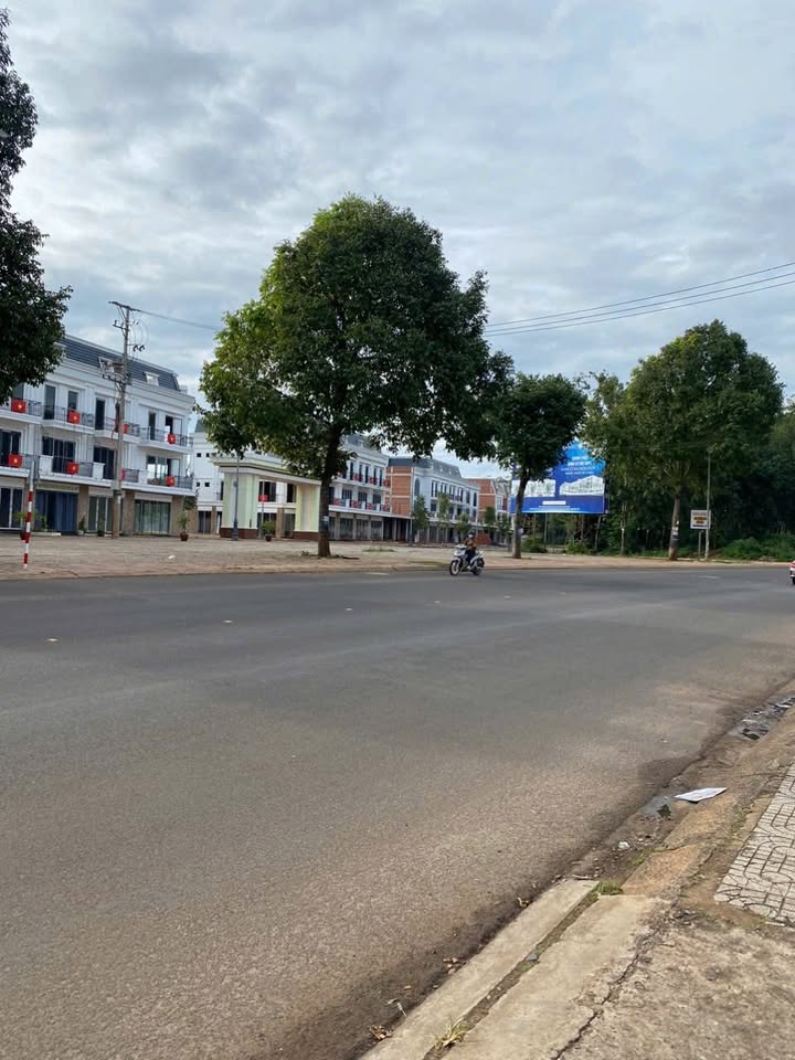 Bán đất hẻm 723 Hà Huy Tập, Buôn Ma Thuột 70m² - Vị trí đắc địa, tiện ích đầy đủ!