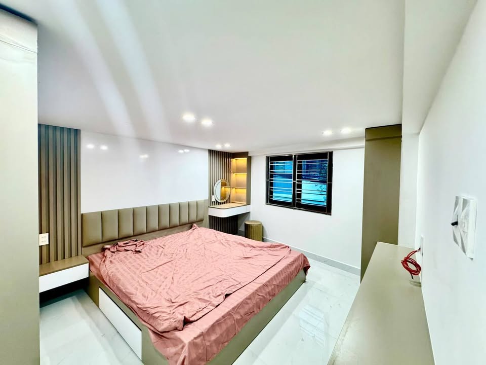 Nhà đẹp 4 tầng tại Cát Dài, Hải Phòng giá 3.35 tỷ - Kinh doanh siêu tiện lợi!