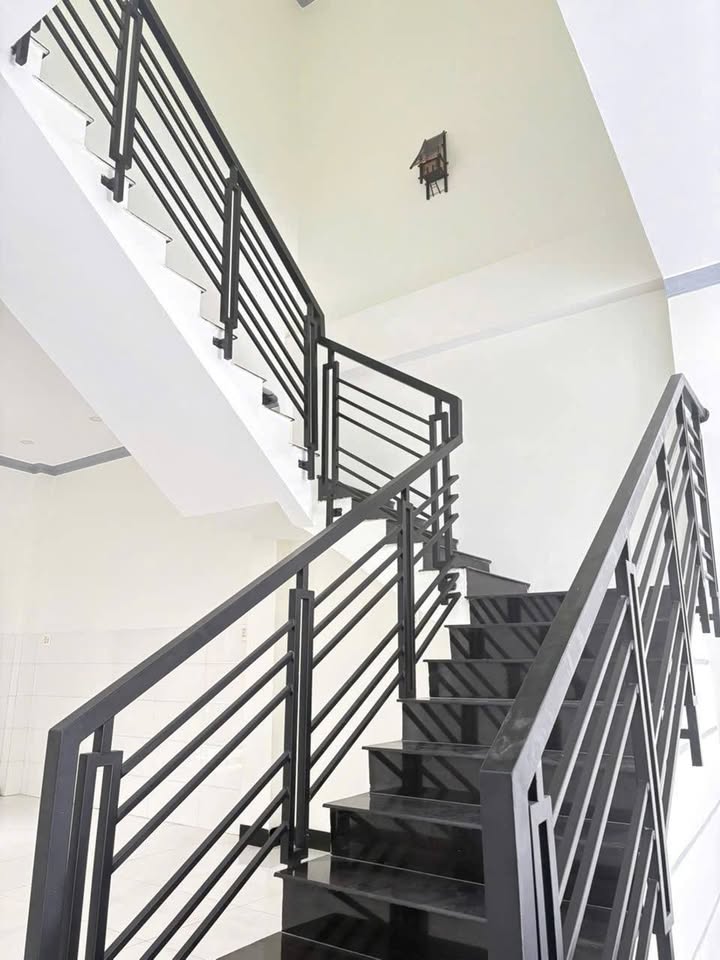 Nhà mặt tiền Lê Duẩn, Sóc Trăng 2 tầng, giá chỉ 15 triệu/tháng - Thích hợp làm Spa, văn phòng