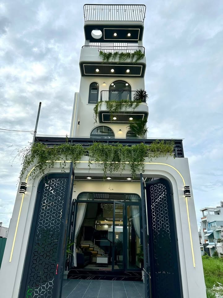 Nhà phố An Phú Đông quận 12 80m² giá 7.8 tỷ - Thiết kế hiện đại, sẵn sàng vào ở!