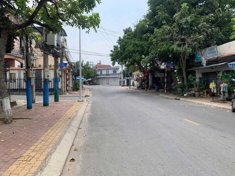 Đất tặng nhà cũ Bình Nhâm 90, Lái Thiêu 76m² giá 2.65 tỷ - Vị trí đắc địa, thuận tiện di chuyển!