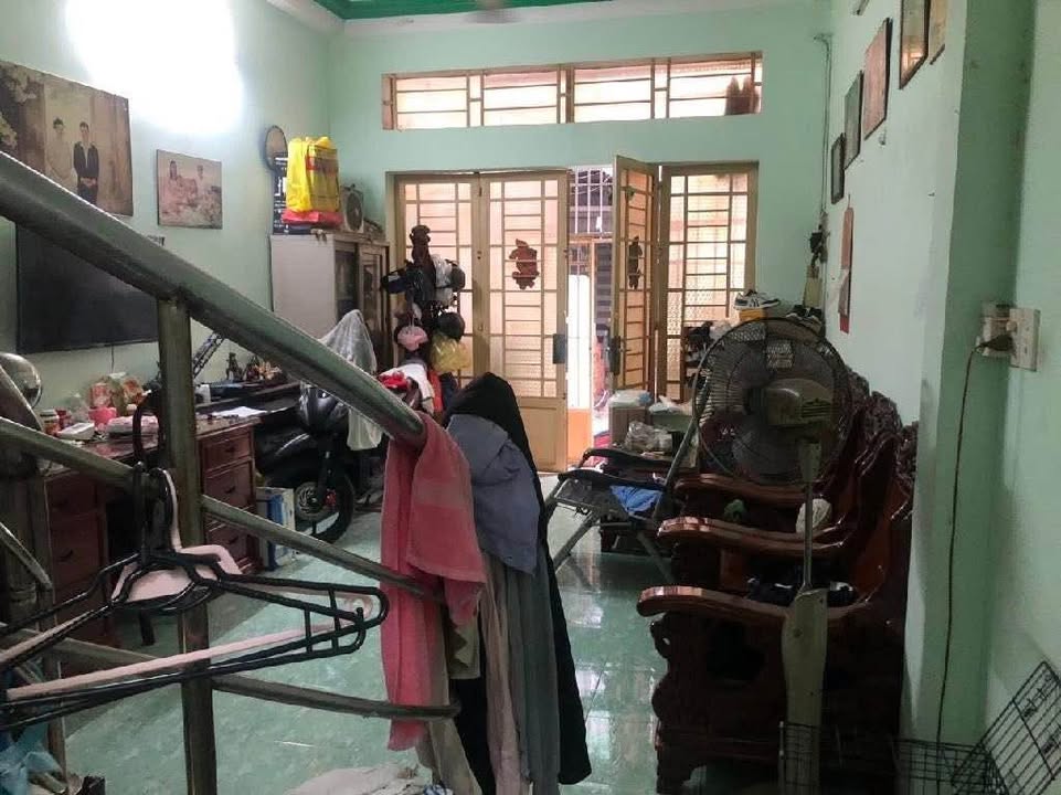 Nhà riêng 2 tầng đường Cách Mạng Tháng 8, quận 10, 35.1m² giá 6.85 tỷ - Vào ở ngay!