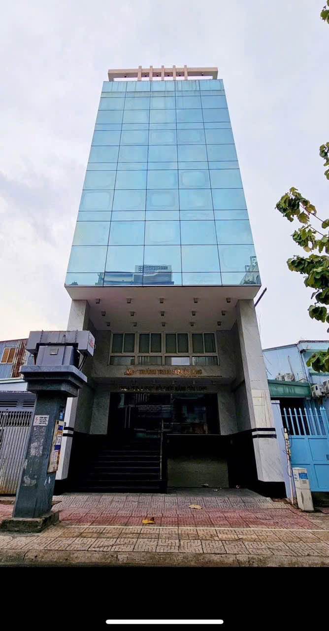 Toà nhà văn phòng mặt tiền Nguyễn Văn Đừng, Q5, 146.2m² giá 60 tỷ - Sẵn sàng khai thác ngay!