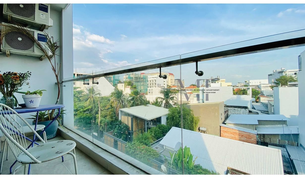 Căn hộ dịch vụ Thảo Điền 50m² giá 13.5 triệu - Sáng bừng ánh sáng tự nhiên!