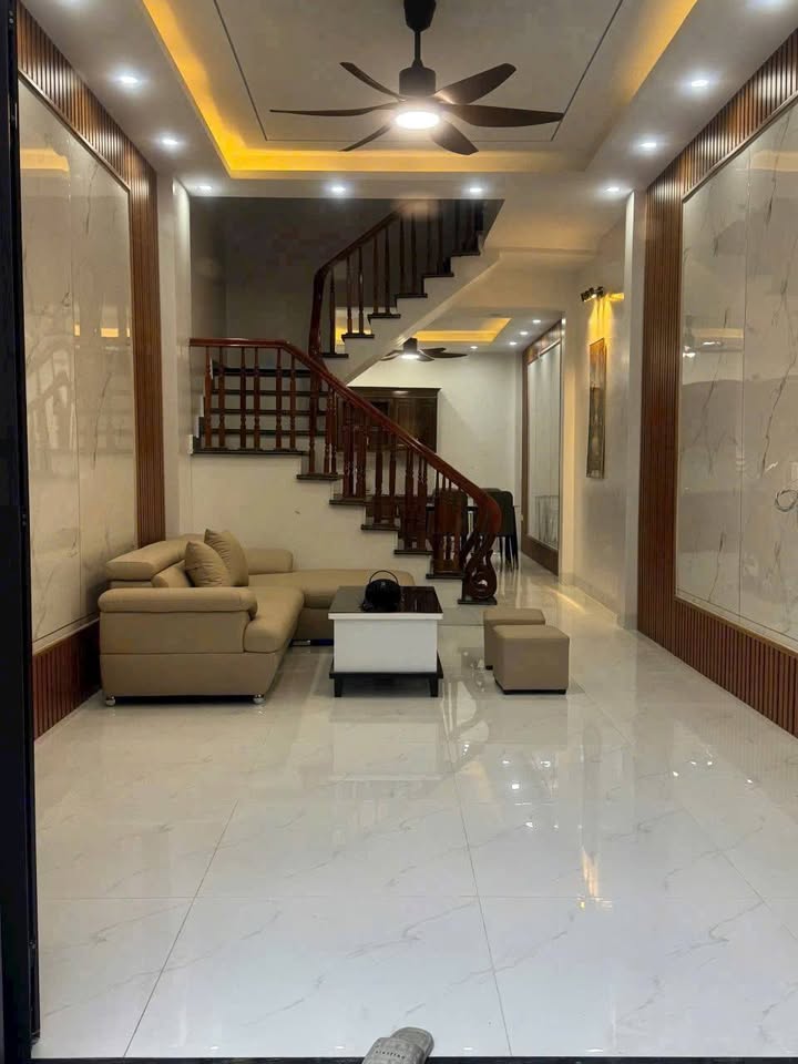 Nhà 3 tầng ngõ phố Quang Trung, Hải Dương 50m² giá 2 tỷ - Chính chủ bán ngay!