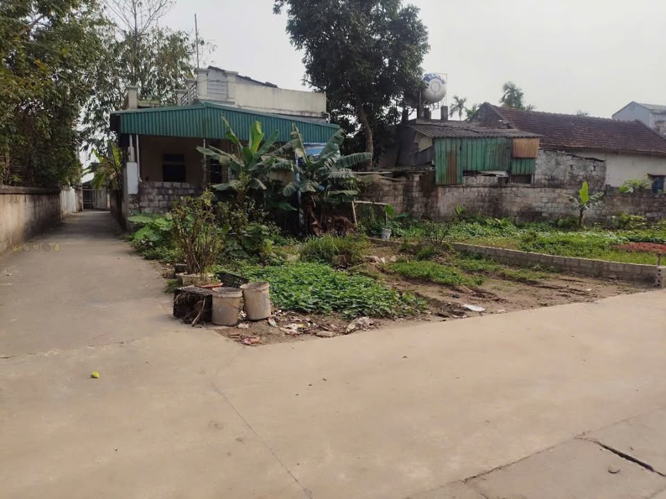 Đất thổ cư 2 mặt tiền thôn 6 Phù Vân 76m² giá 1.6 tỷ - Đầu tư sinh lời ngay!