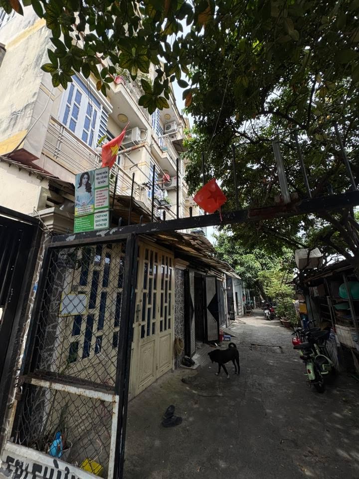 Nhà riêng Bà Điểm, Hóc Môn 33m² giá 1.8 tỷ - Khu an ninh, tiện nghi đầy đủ!