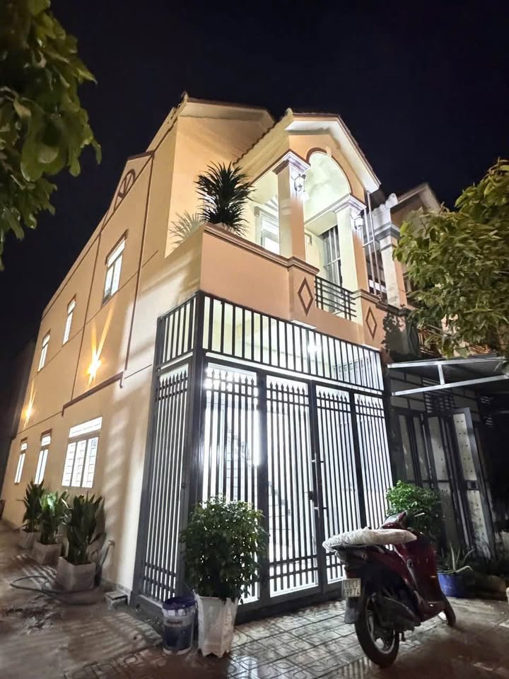 Nhà 2 Mặt Tiền Phường Bình Chuẩn, 60m² giá chỉ 4.15 tỷ - Full Nội Thất Chính Chủ!