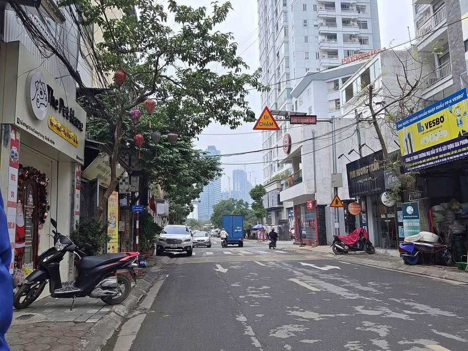 Nhà mặt phố An Dương Vương, Phú Thượng, 104m² giá 35 tỷ - Đầu tư sinh lời tiềm năng!