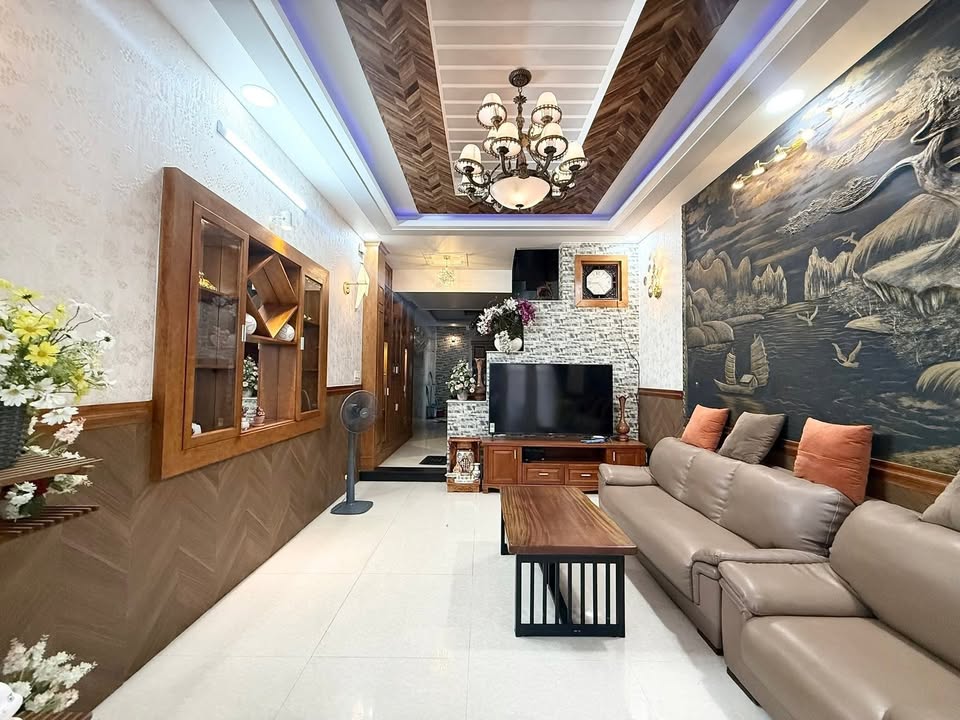 Nhà đẹp mặt tiền Quang Trung, P8 Gò Vấp 64m² giá 9.5 tỷ - Full nội thất sang trọng!