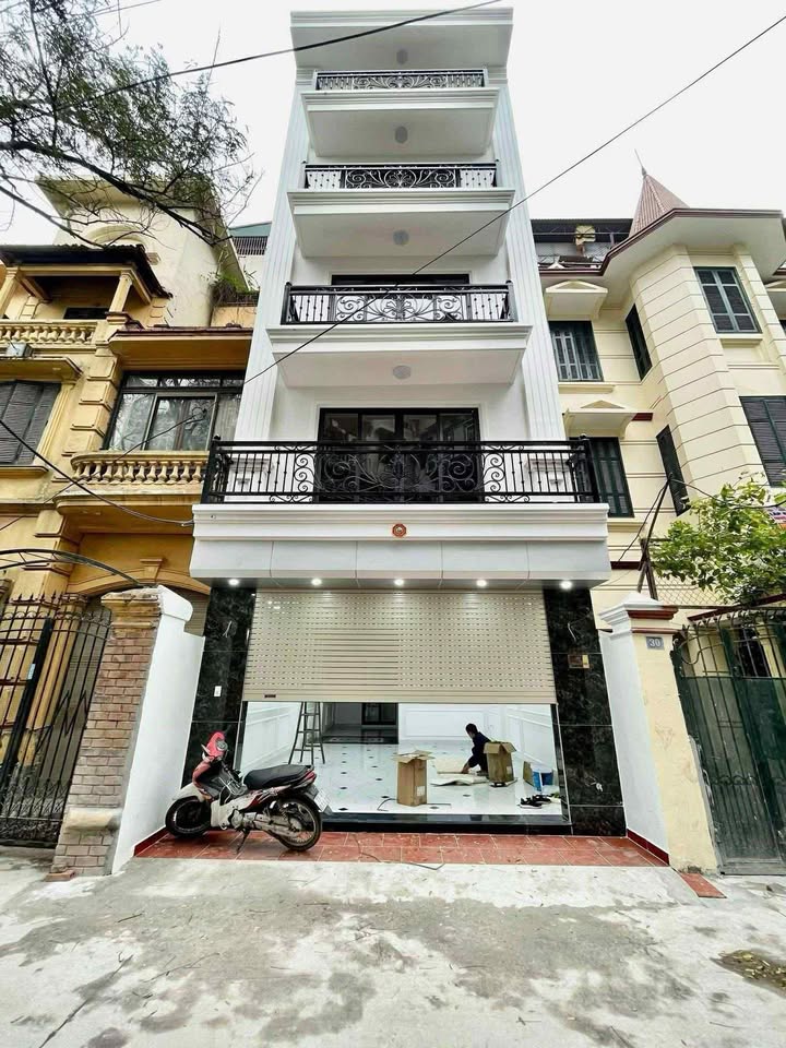 Nhà mặt ngõ Hoàng Văn Thụ 40m² giá thỏa thuận - Kinh doanh sầm uất, ô tô vào tận nơi!