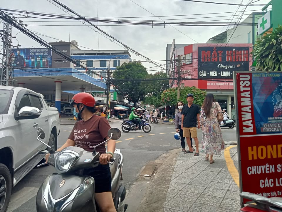 Nhà mặt tiền Ngã tư Hà Huy Tập, Đà Nẵng 70m² giá 7 tỷ - Thiết kế hiện đại, sẵn sàng ở ngay!