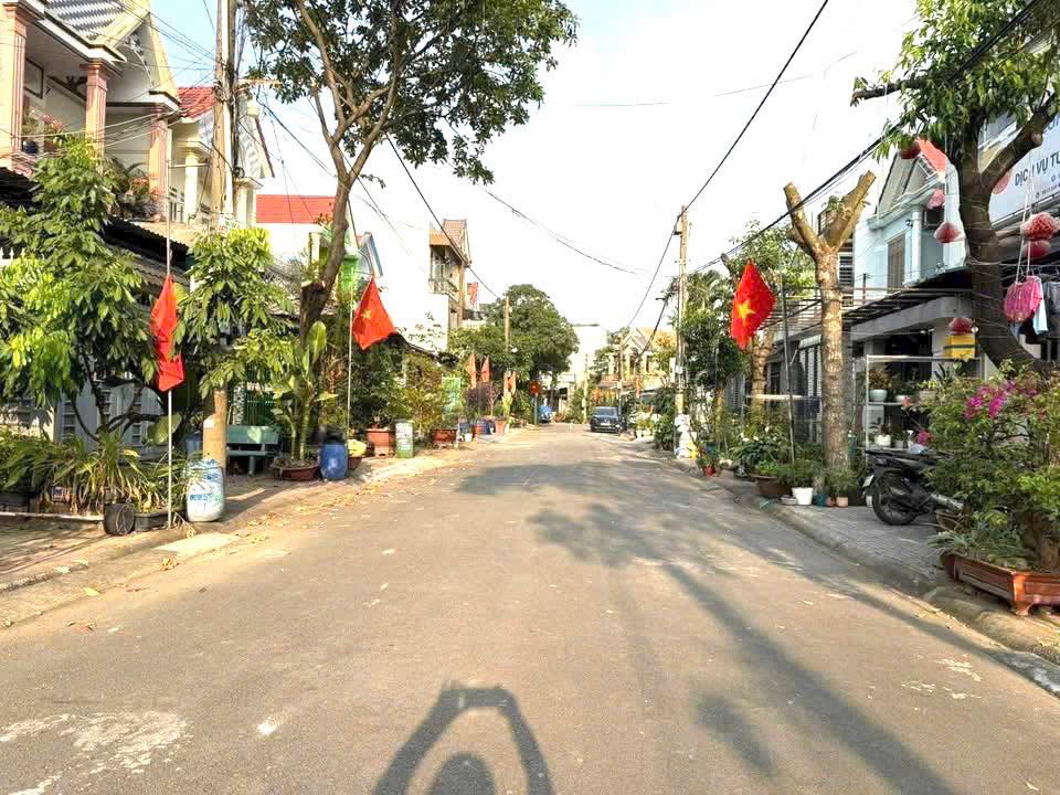 Bán đất KDC Đồng Tràm, Dĩ An 100m² giá 4.95 tỷ - Vị trí đắc địa gần Đại Học Quốc Gia!