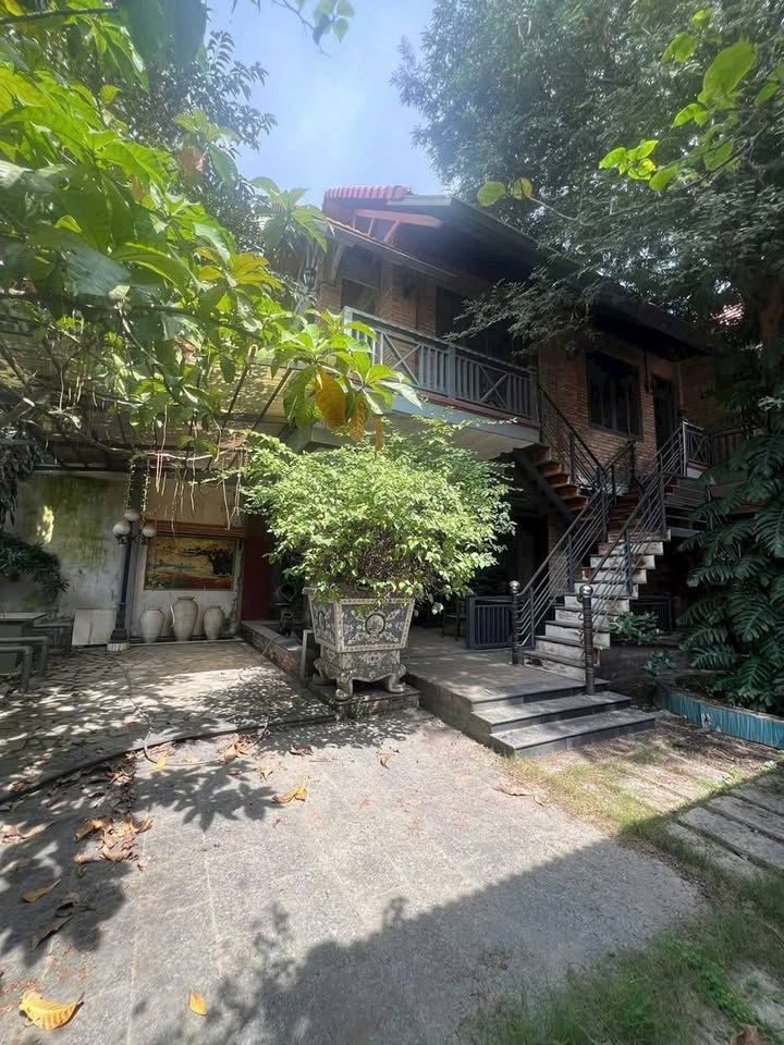 Nhà vườn 2 mặt tiền Dĩ An 320m² giá 12.5 tỷ - Đường 12m, vị trí đắc địa!