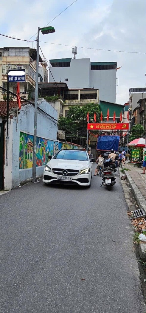 Bán nhà Lạc Trung, Hai Bà Trưng 60m² giá 18.8 tỷ - Thiết kế hiện đại, gara ô tô!