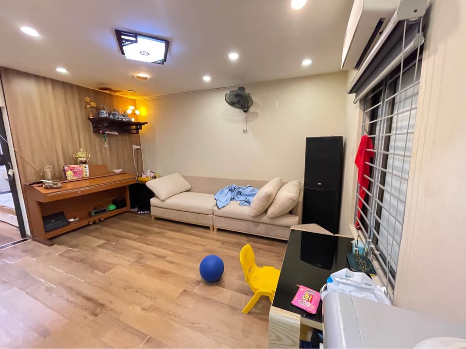 Căn hộ tập thể Quỳnh Mai, Hai Bà Trưng 55m² giá 4 tỷ - Chính chủ bán gấp!