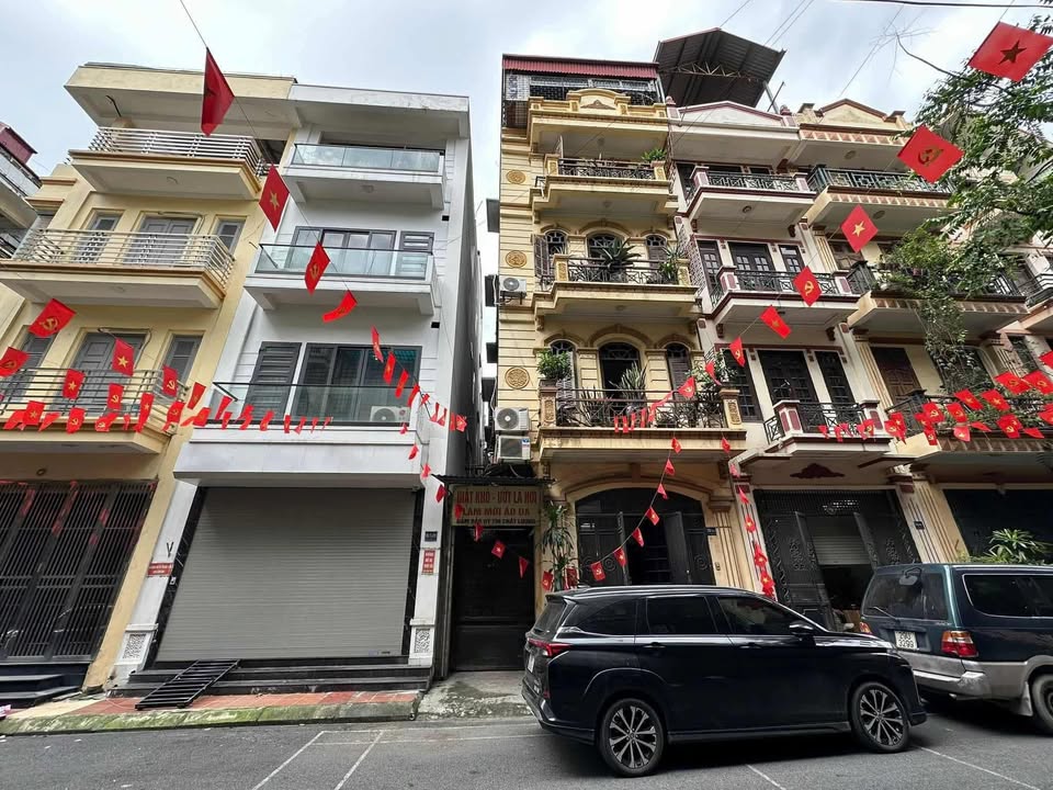 Nhà phố 5 tầng Thượng Đình, Thanh Xuân 40m² giá 8 tỷ - Ô tô đỗ sát nhà!