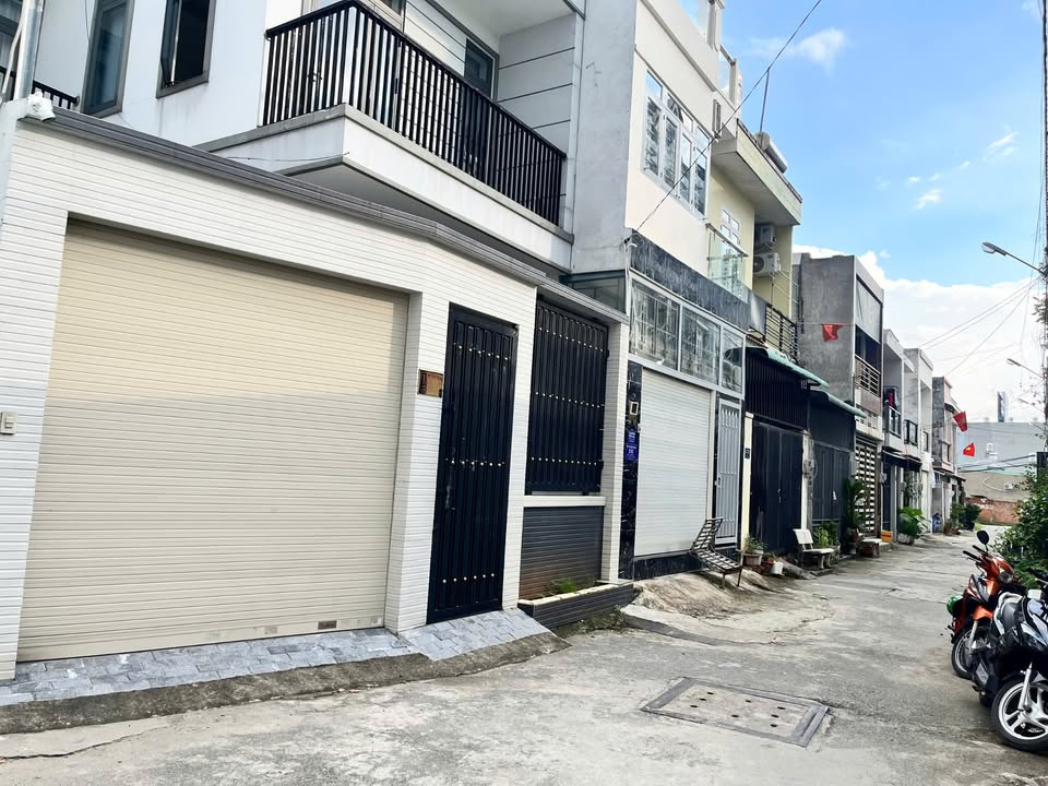 Nhà 2 tầng QL 13, Thủ Đức 52m² giá 4.5 tỷ - Chính chủ bán gấp!