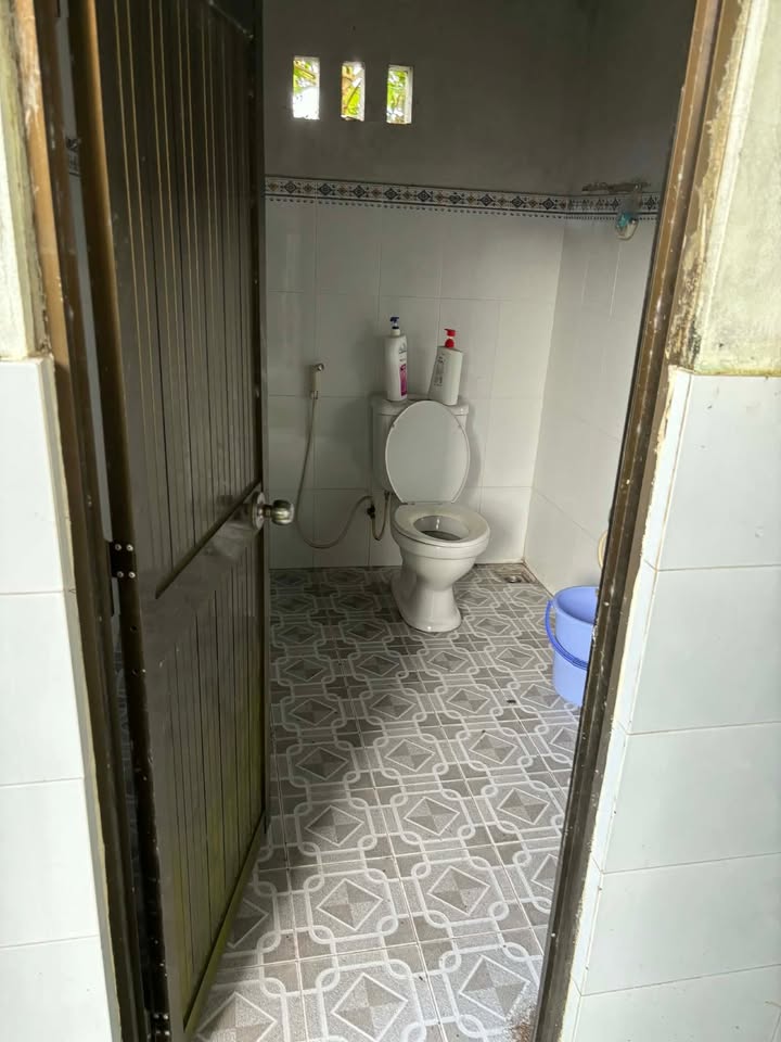 Bán gấp nhà cấp 4 588m² tại Gò Công Đông, Tiền Giang - Giá chỉ 1.68 tỷ VND!