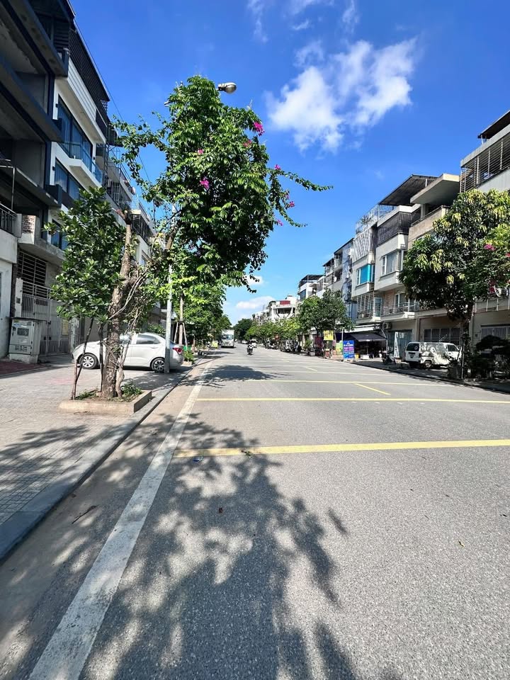 Nhà mặt phố Phúc La, quận Hà Đông 90m² giá 23 tỷ - Kinh doanh đỉnh cao!