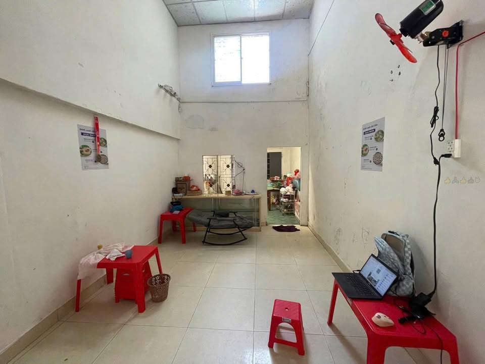 Nhà nguyên căn cho thuê mặt tiền Nguyễn Thị Minh Khai, 108m² chỉ 6 triệu - Thích hợp kinh doanh!