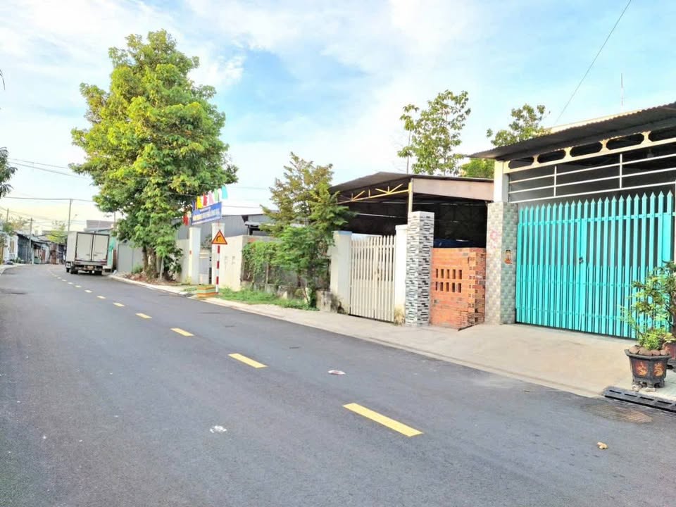 Nhà giá rẻ Hòa Thành 92m² chỉ 1.25 tỷ - Chính chủ bán gấp!