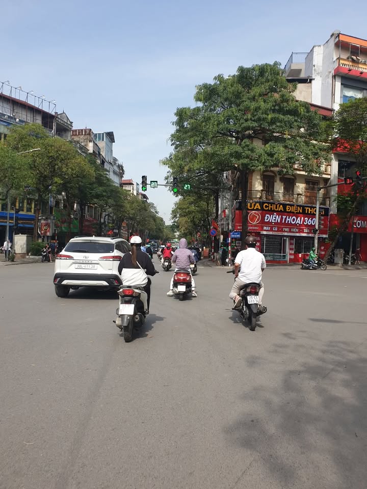 Nhà mặt phố Trần Đại Nghĩa 26m² giá 6 tỷ - Kinh doanh đắc địa, ô tô đỗ cửa!