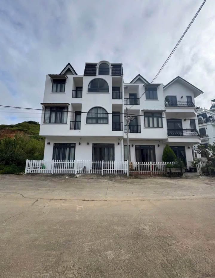 Nhà phố 4 tầng đường An Sơn, Đà Lạt 59m² giá 4.65 tỷ - Nội thất đầy đủ, sẵn sàng ở!