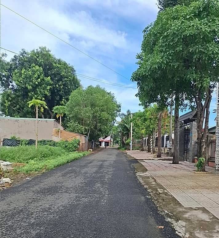 Nhà phố Tiến Thành, Đồng Xoài 340m² giá 3.04 tỷ - Sổ hồng chính chủ!