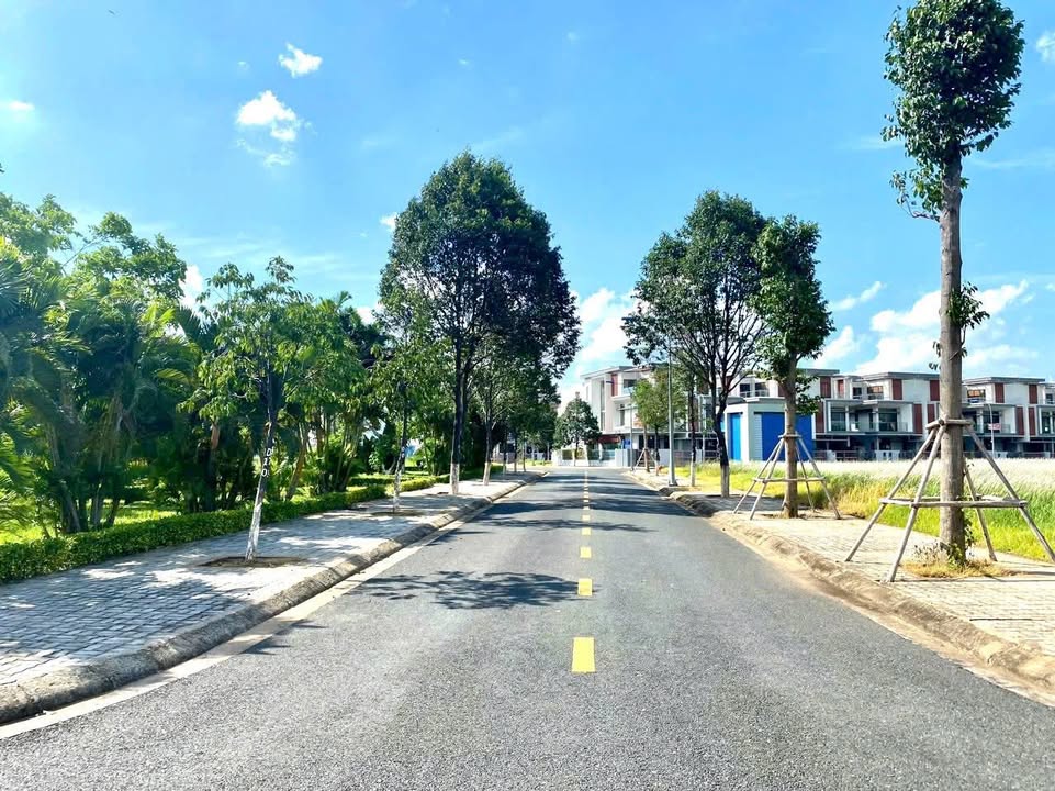 Đất nền KĐT Đông Tăng Long, Thủ Đức 102m² giá chỉ 7.35 tỷ - Đối diện công viên