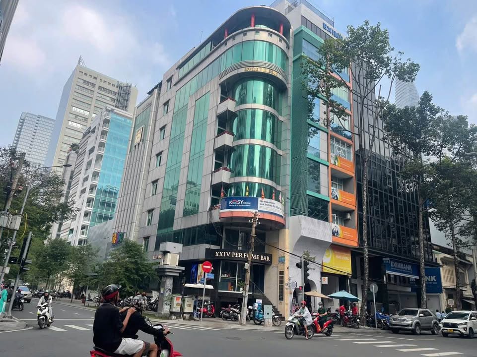 FrontHouse 128 Nguyễn Công Trứ, Quận 1 - 68.2m² giá 58 tỷ - Đầu tư sinh lời tại phố đi bộ Nguyễn Huệ!