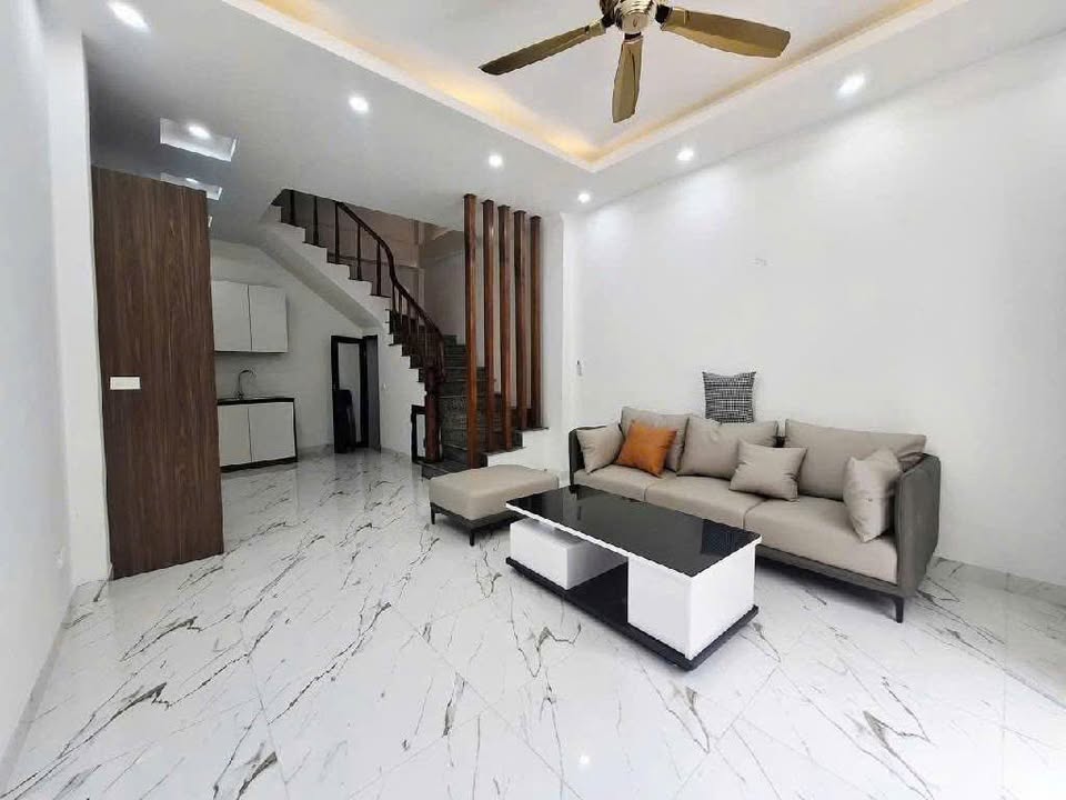 Nhà phố Tây Tựu 35m² giá 5 tỷ - Ô tô đỗ cửa, tiện ích đầy đủ!