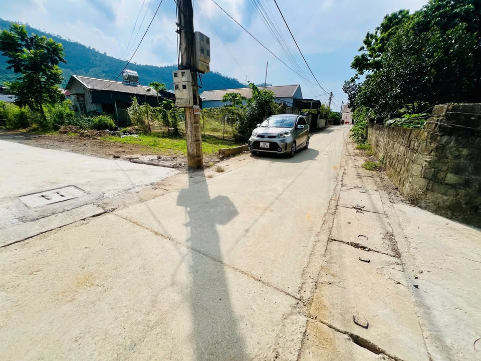 Đất nền Phú Cát Quốc Oai 105m² giá 2.1 tỷ - Mặt tiền rộng, dân cư đông đúc!