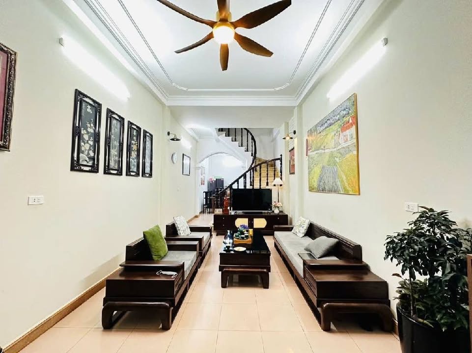 Nhà riêng Kim Giang 45m² giá 10.8 tỷ - Tiện ích bạt ngàn gần phố!