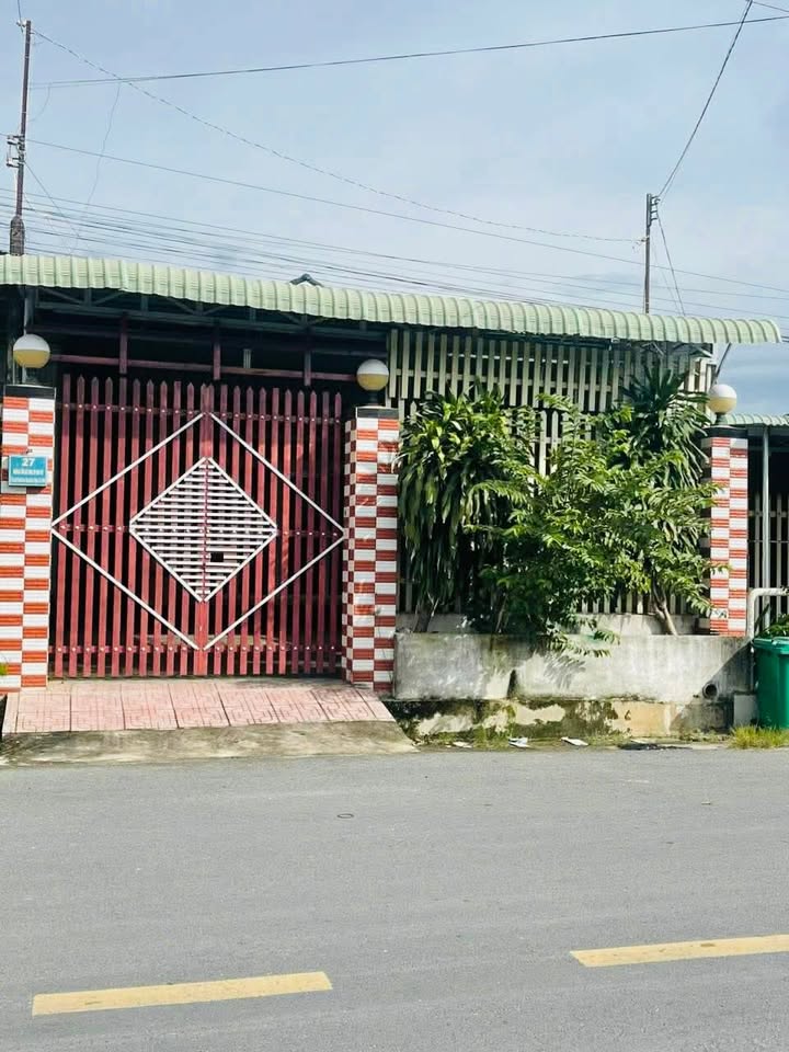 Nhà cấp 4 Hòa Thành 280m² giá 1.9 tỷ - Tiềm năng đầu tư vượt trội!