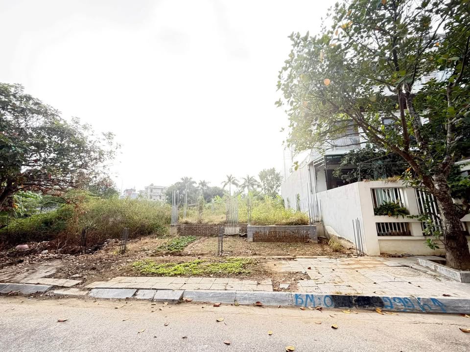 Đất Biệt Thự 200m² tại Đông Hải, giá chỉ 9 tỷ - Sổ hồng chính chủ!