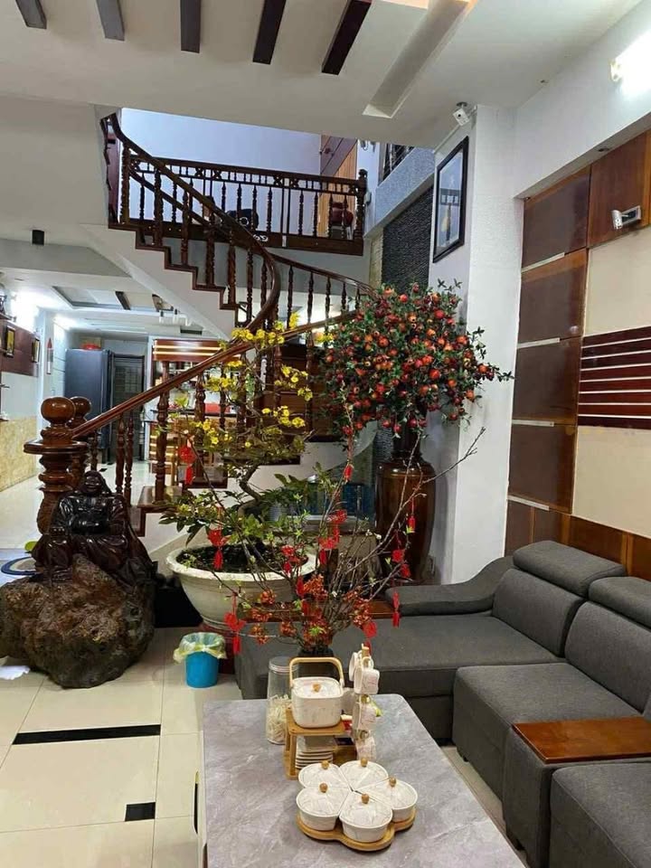 Nhà 4 Tầng Đường Châu Thị Vĩnh Tế, Mỹ An 93m² giá 20.5 tỷ - Nằm sát biển Mỹ Khê!