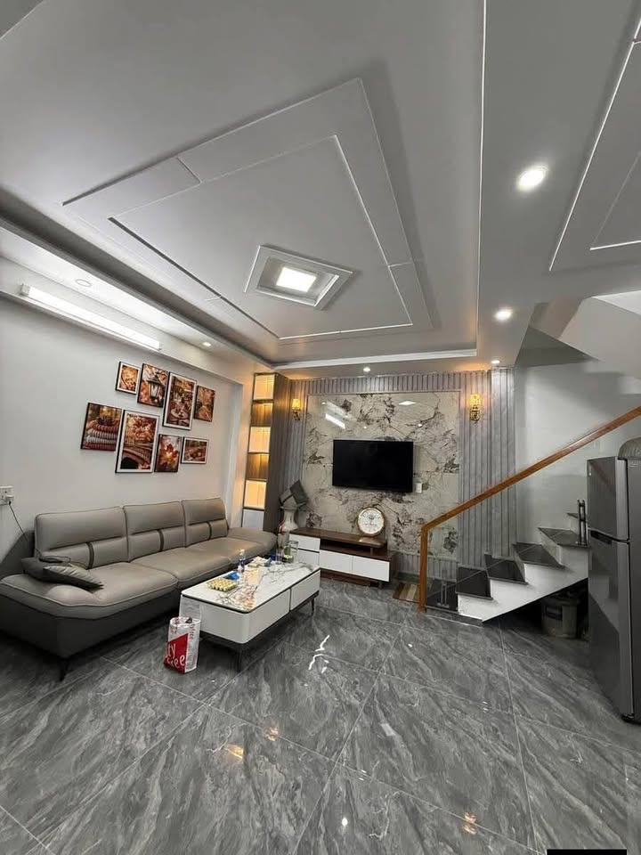 Nhà 3 tầng 40m² ngõ 389 Đằng Hải, giá chỉ 2.58 tỷ - Cơ hội đầu tư tuyệt vời!