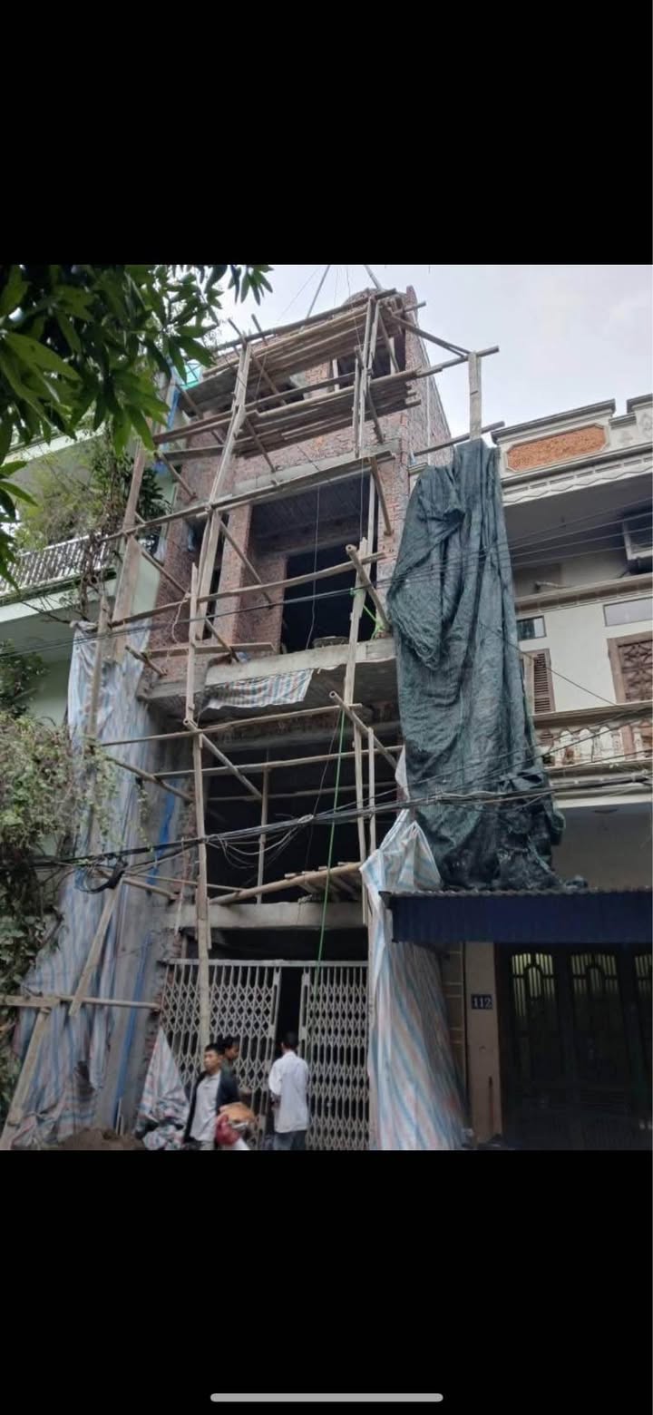 Nhà 4 tầng mặt đường Lê Ngọc Hân, Nam Định 60m² giá 5.65 tỷ - Thiết kế hiện đại, vị trí đắc địa!