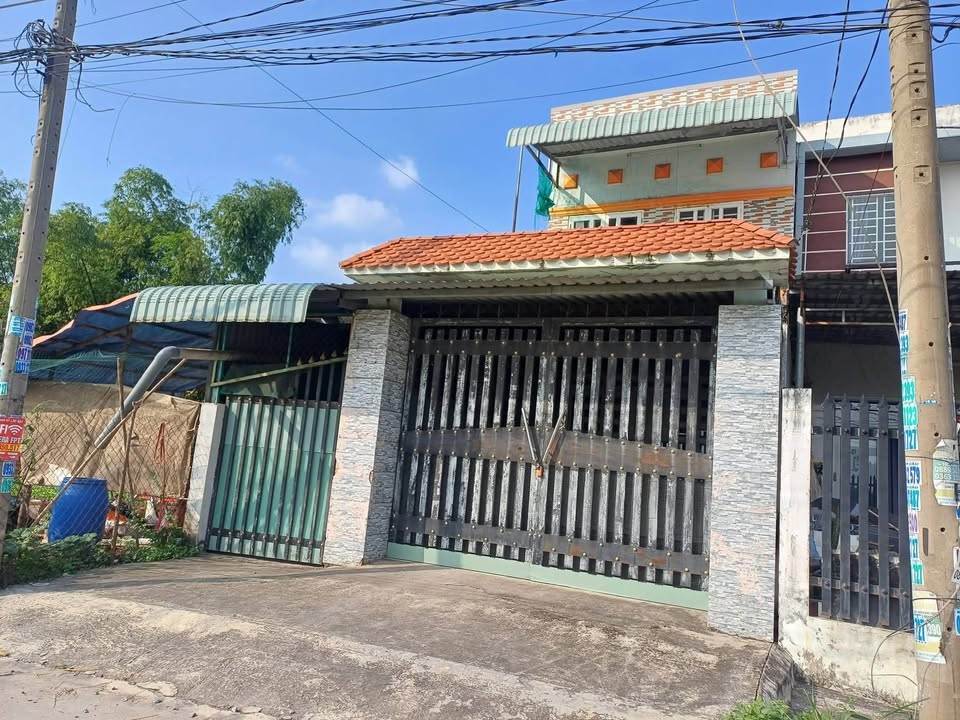 Nhà lầu mặt tiền đường bê tông ấp 1, Đức Hòa Đông, 455m² giá 3.2 tỷ - Kinh doanh ổn định!