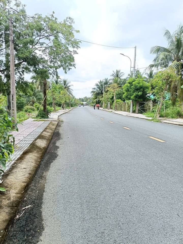 Đất nền trung tâm Vũng Liêm 300m² giá 1.47 tỷ - Đặc khu phát triển tiềm năng!