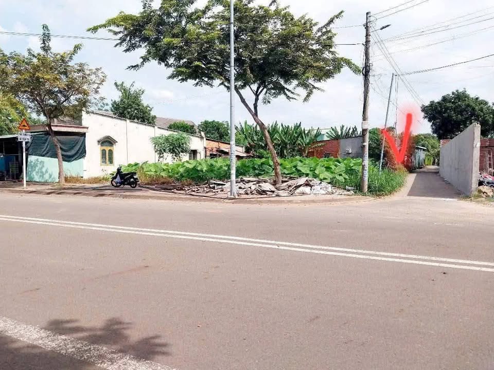 Đất 2 mặt tiền đường Hương lộ 2, xã Hòa Long, 180m² giá 1.79 tỷ - Đầu tư sinh lời ngay!