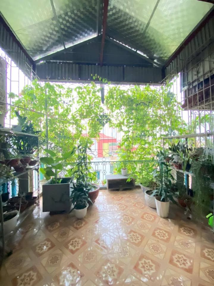 Nhà 5 tầng tại Giáp Bát, Hoàng Mai 41m² giá 6.9 tỷ - Vị trí đắc địa, tiện ích đầy đủ!