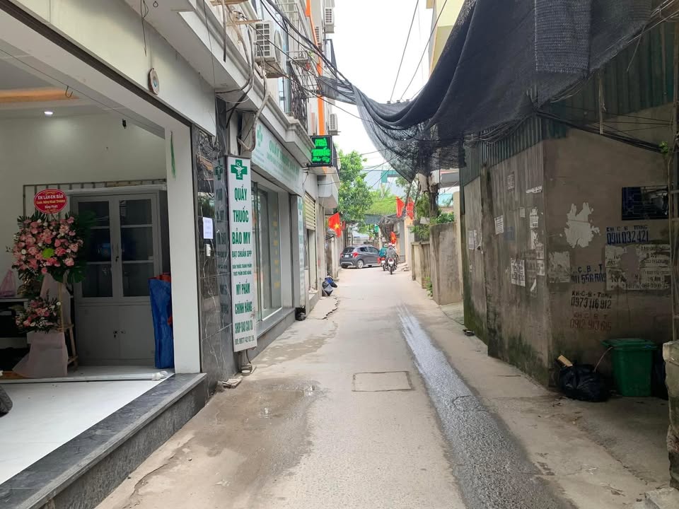 Cho thuê nhà riêng mặt đường Hoa Thám, La Phù 35m² - Phù hợp làm văn phòng, cửa hàng!