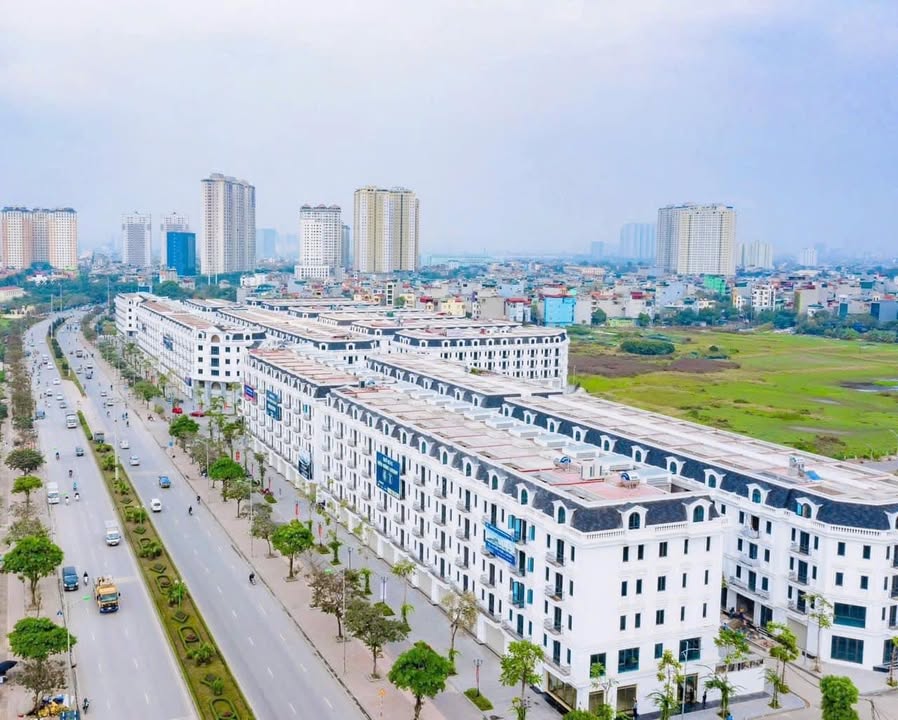 Cho thuê nhà liền kề 5 tầng 61m² tại KĐT Kiến Hưng Luxury - Giá chỉ 22 triệu/tháng!